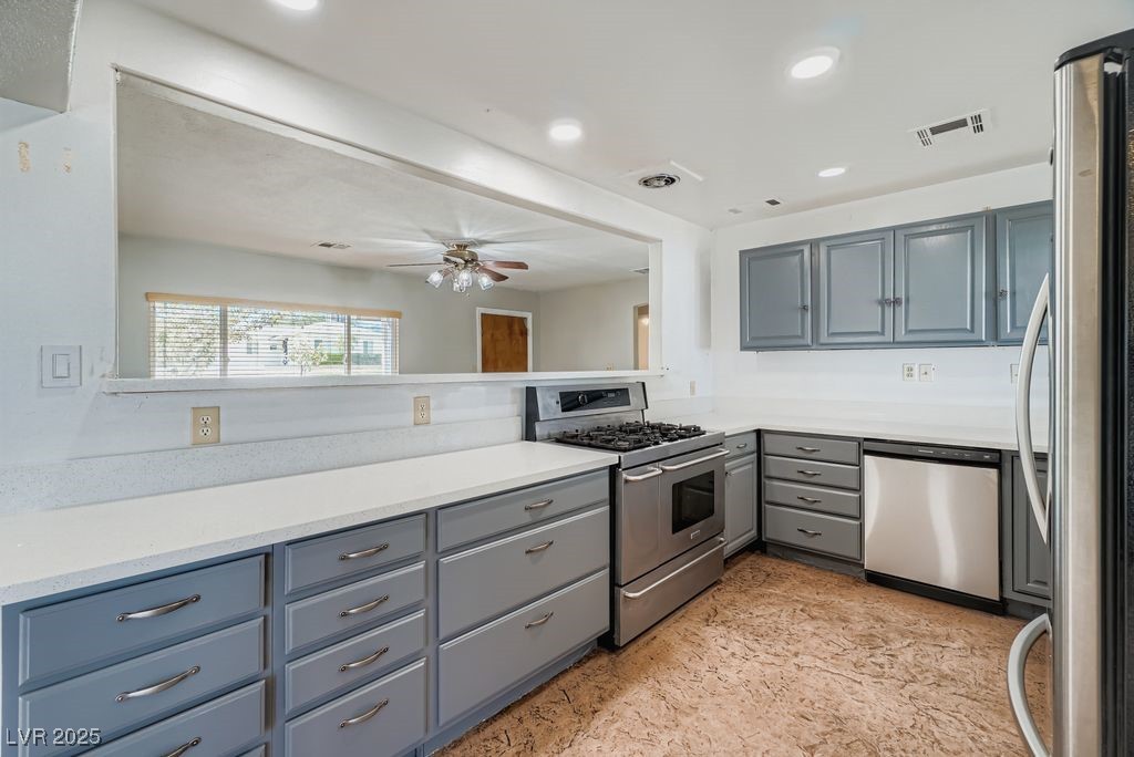 571 Blackmore Drive Property Photo 13