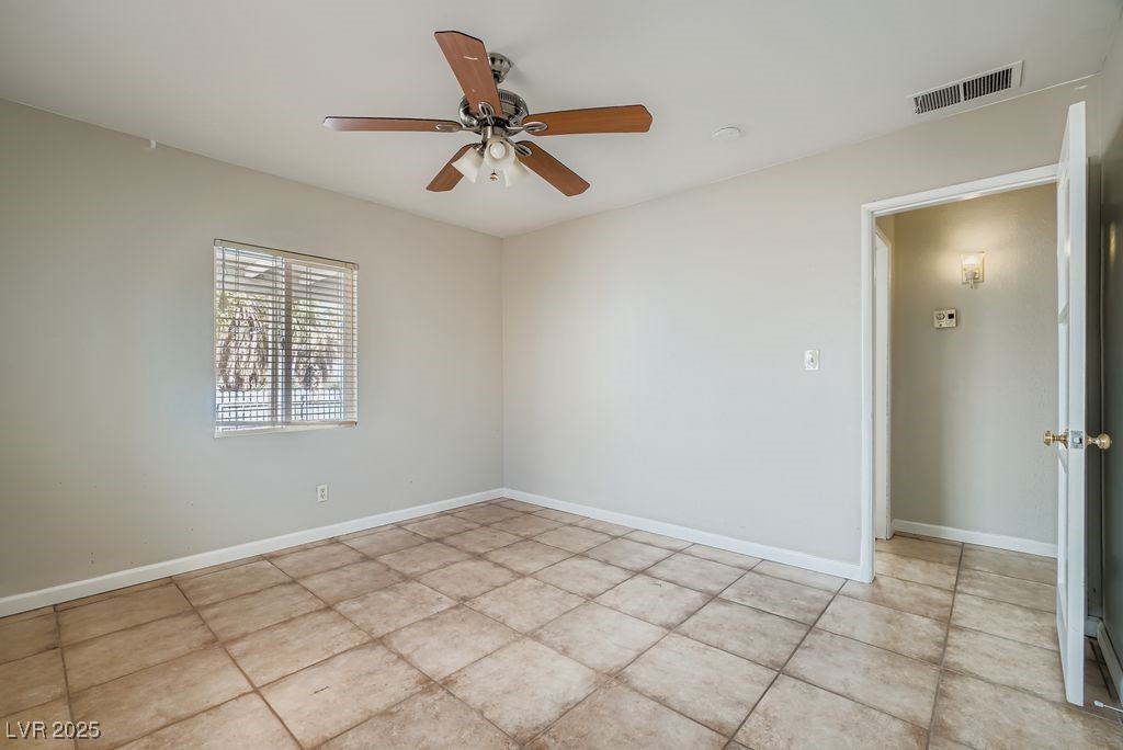 571 Blackmore Drive Property Photo 16