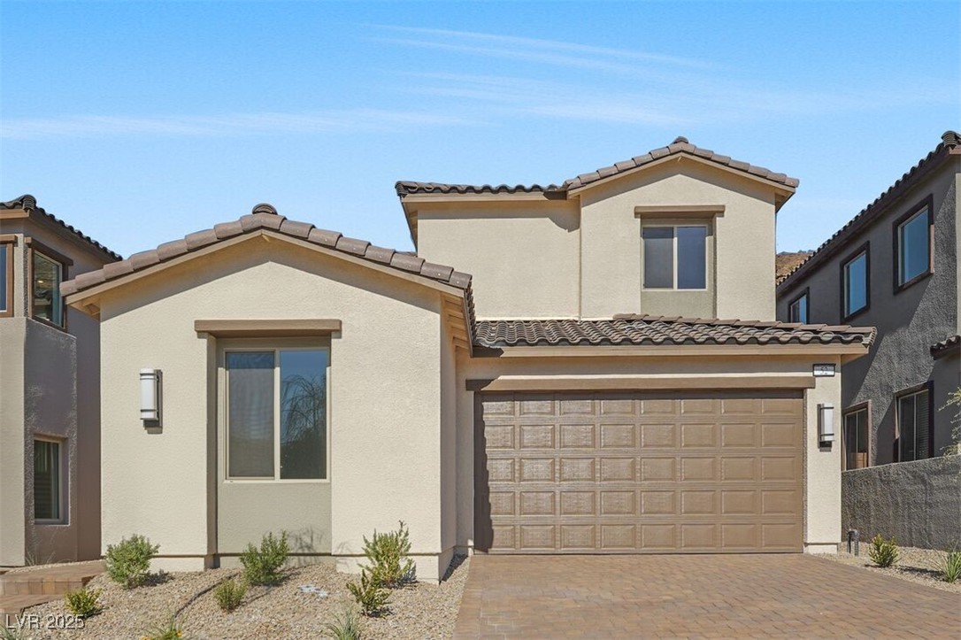 52 Via Montoro Property Photo 1