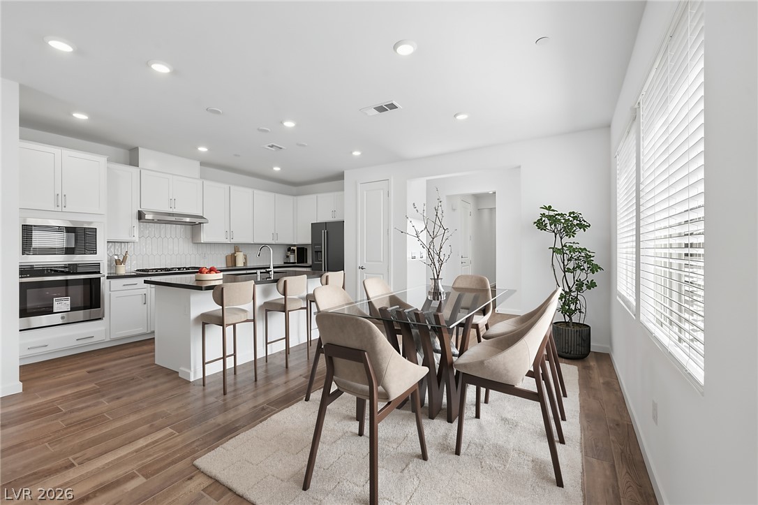52 Via Montoro Property Photo 2