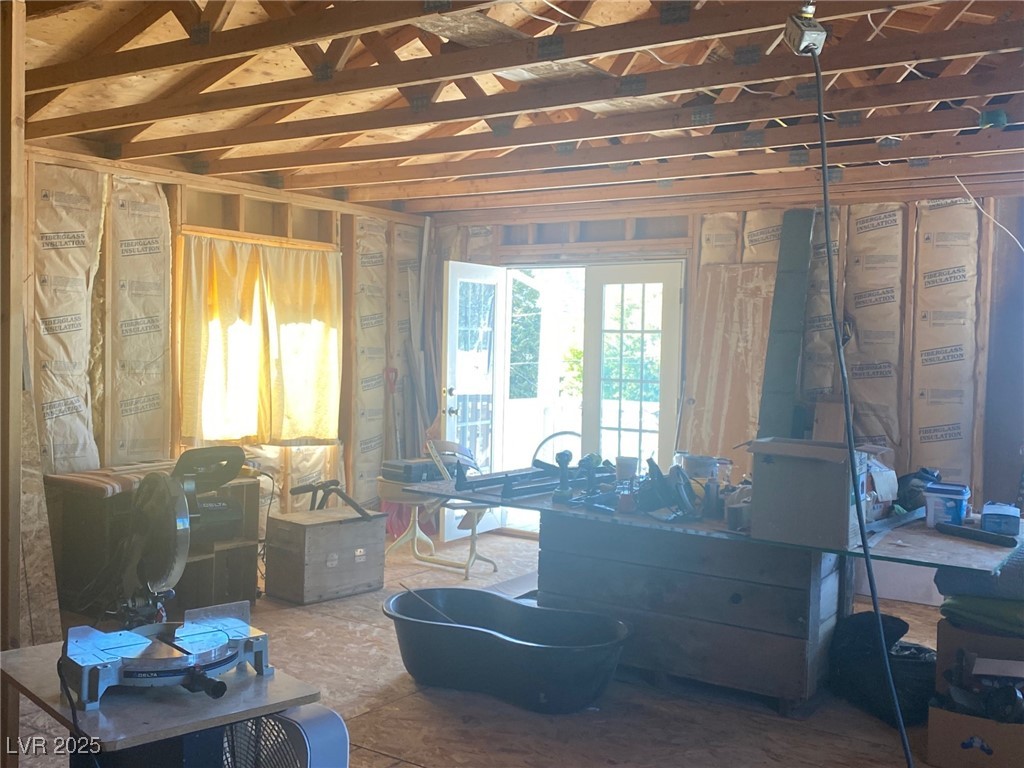 927 Park Avenue Property Photo 17