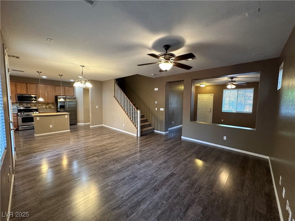 10419 Lilac Square Avenue Property Photo 5