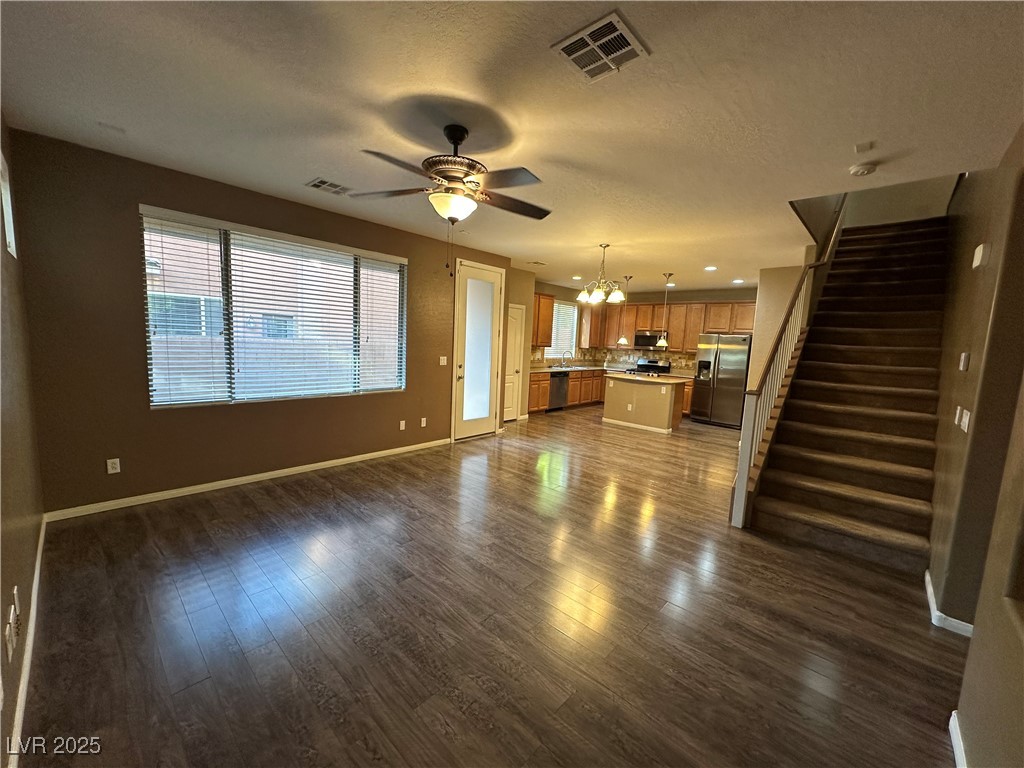 10419 Lilac Square Avenue Property Photo 6