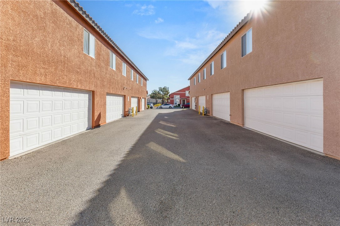 1209 Emerywood Court Property Photo 7