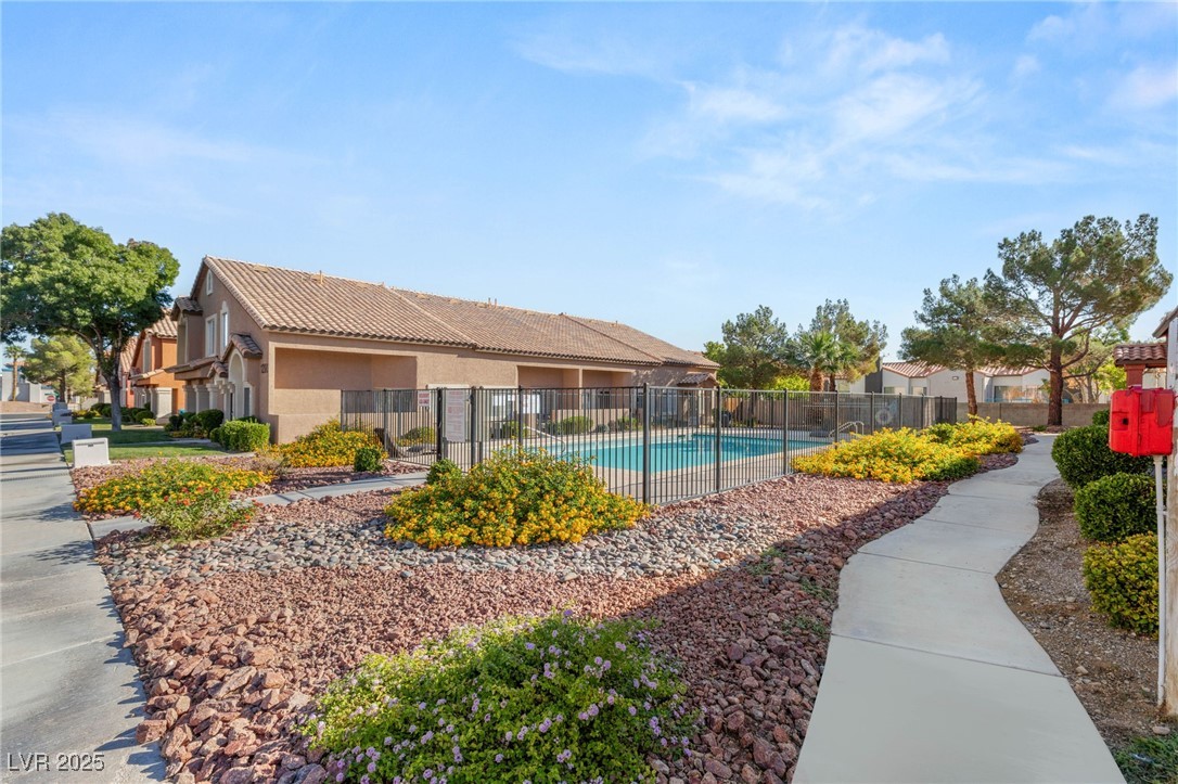 1209 Emerywood Court Property Photo 8