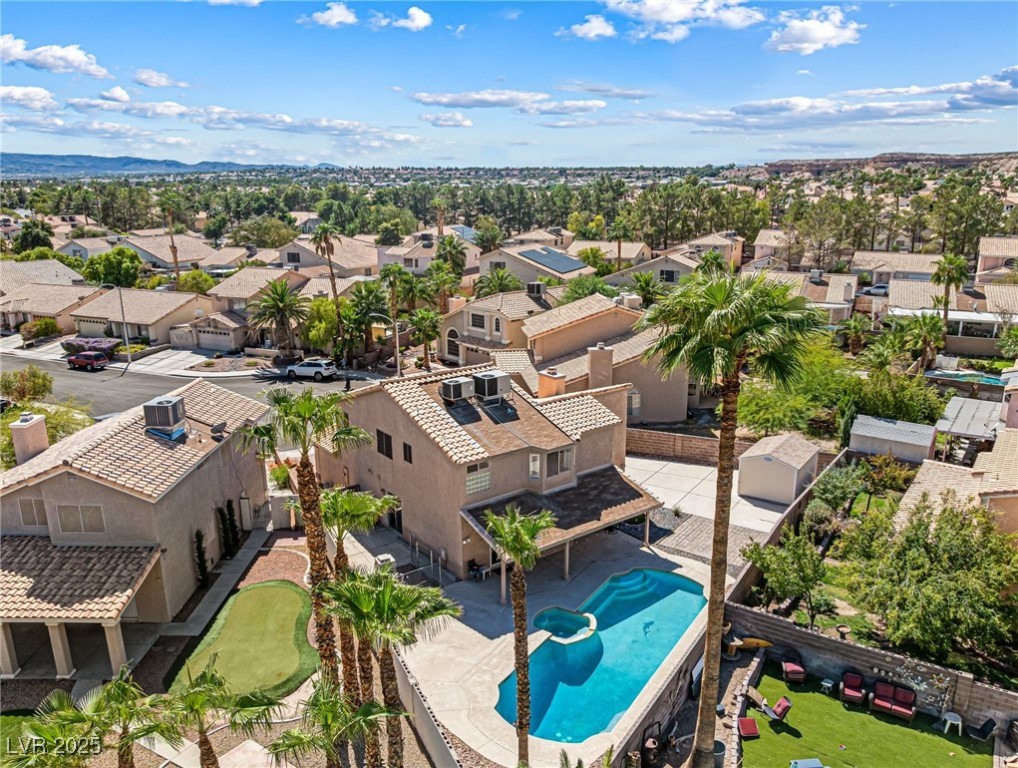 914 Crowfoot Circle Property Photo 2