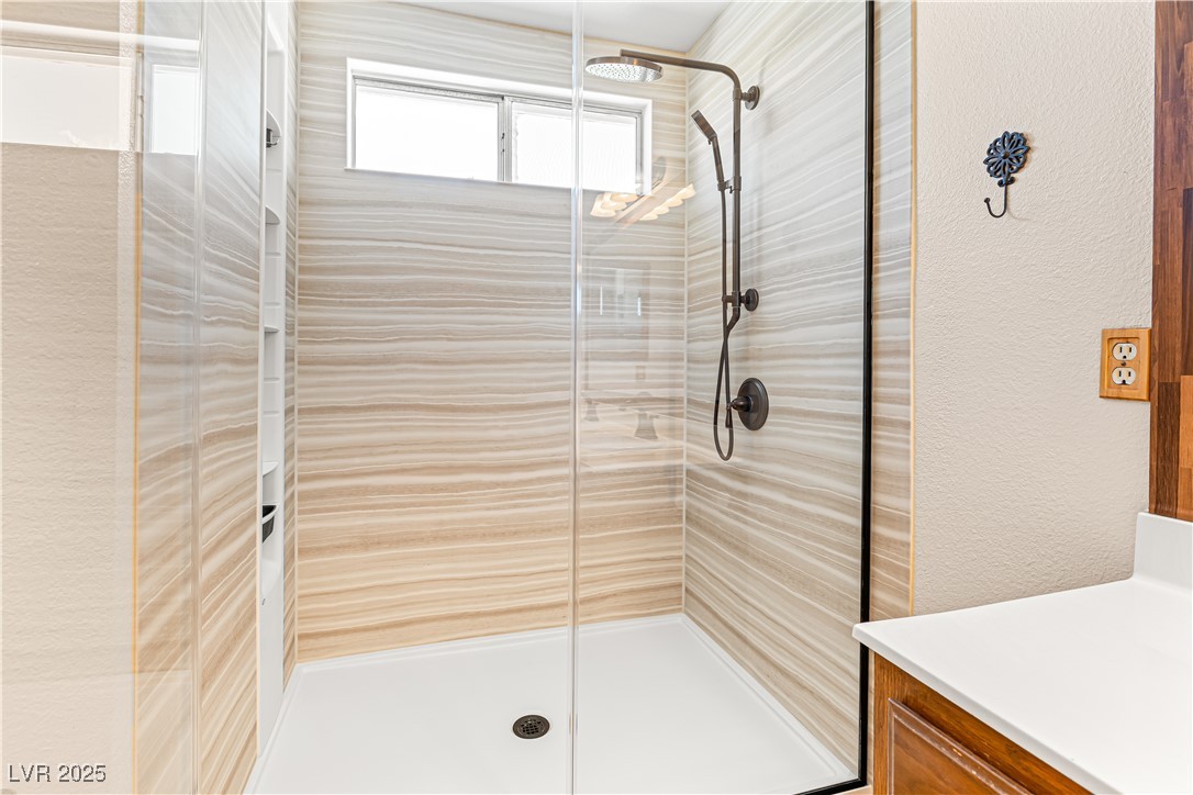 914 Crowfoot Circle Property Photo 6