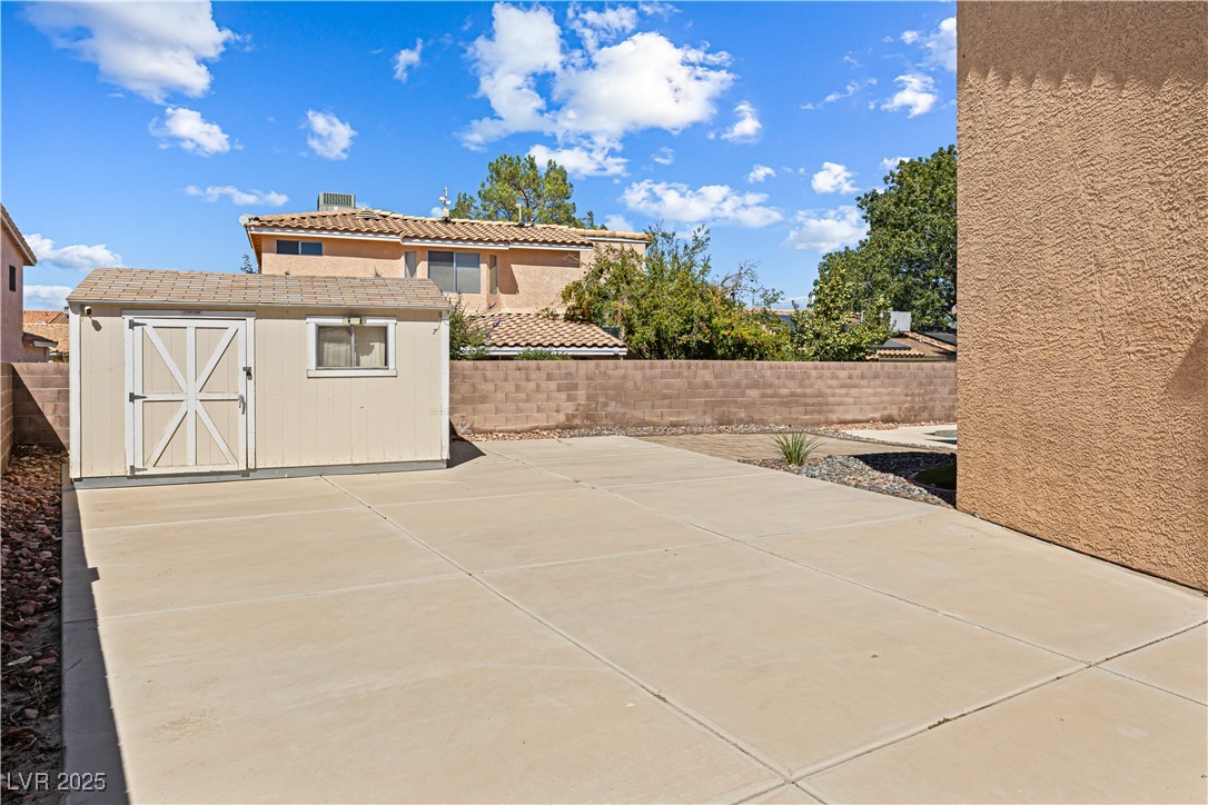 914 Crowfoot Circle Property Photo 9