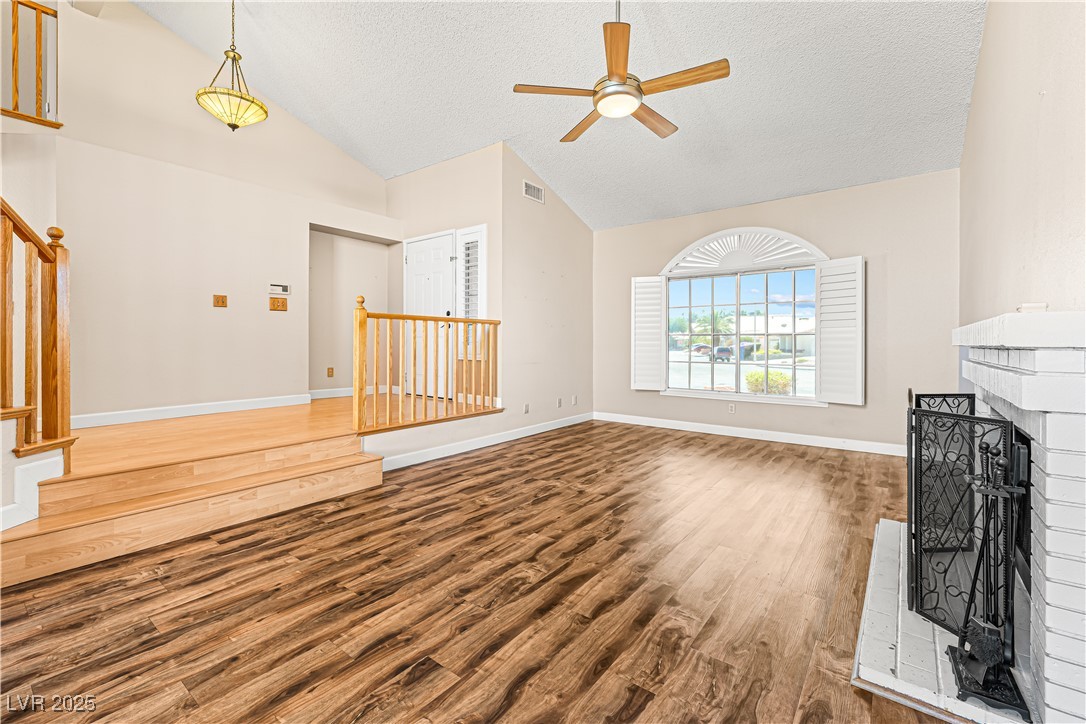 914 Crowfoot Circle Property Photo 13