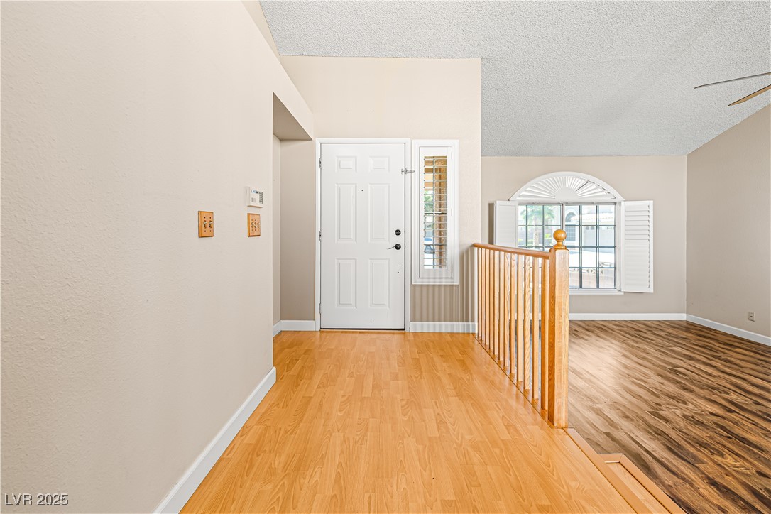 914 Crowfoot Circle Property Photo 14