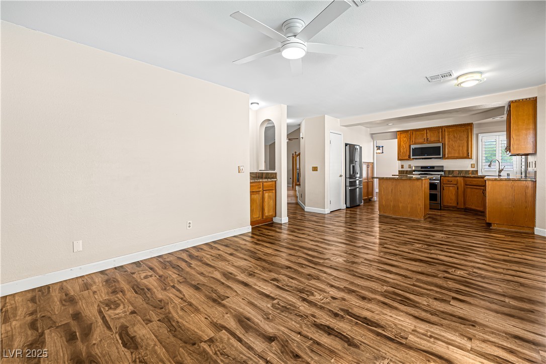 914 Crowfoot Circle Property Photo 21