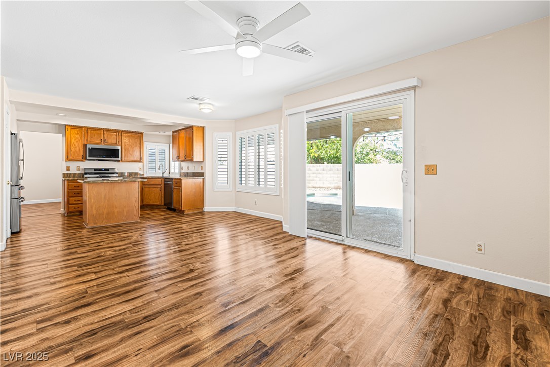 914 Crowfoot Circle Property Photo 22