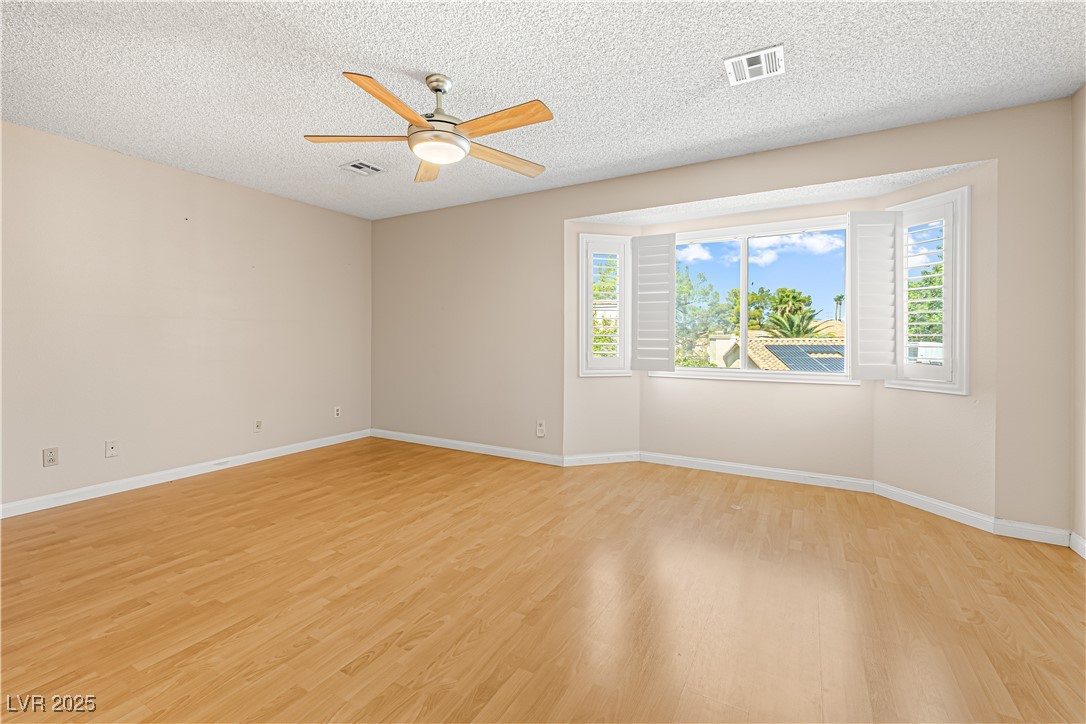 914 Crowfoot Circle Property Photo 27