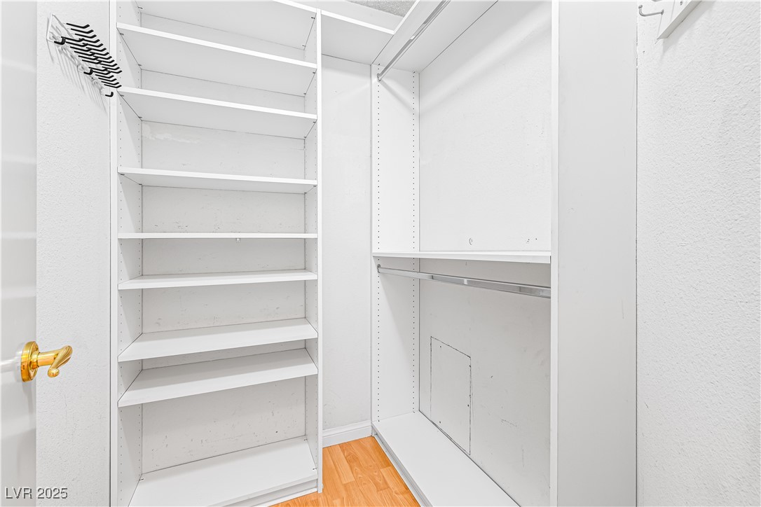 914 Crowfoot Circle Property Photo 32