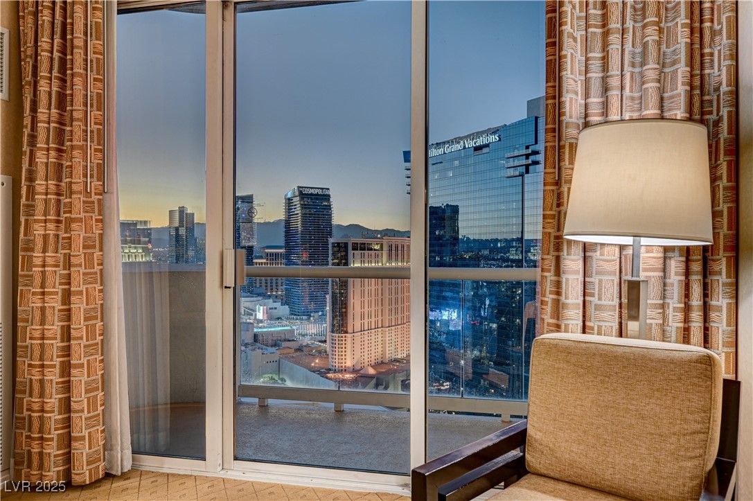 125 East Harmon Avenue 721 Property Photo 3