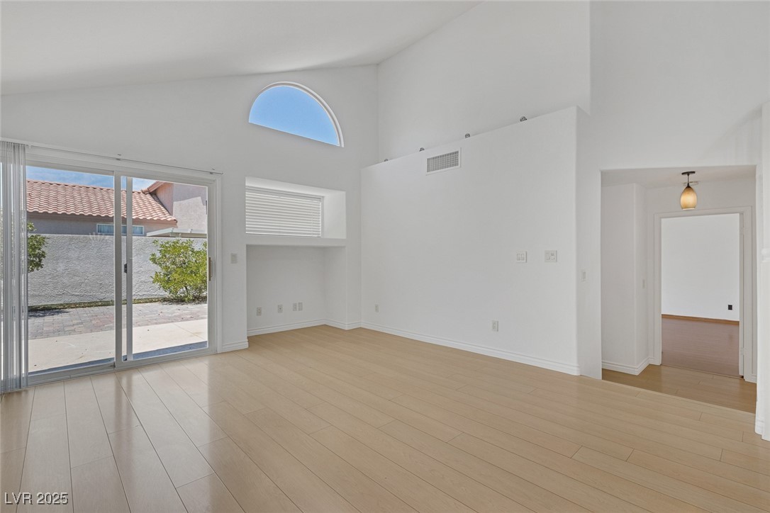 8756 Harvest Valley Avenue Property Photo 16
