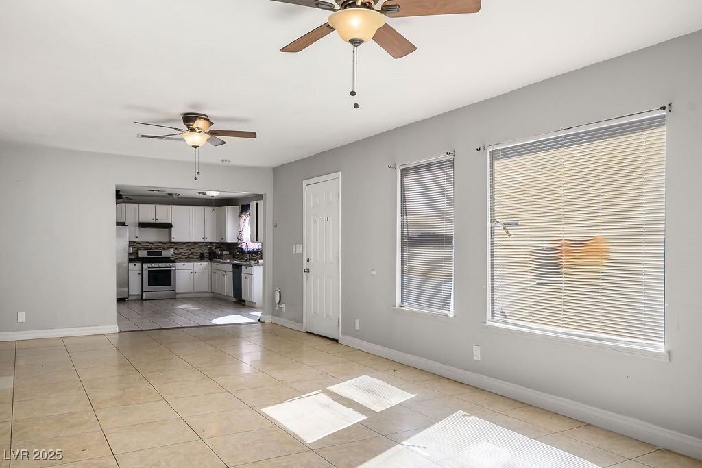 2205 Las Verdes Street Property Photo 4