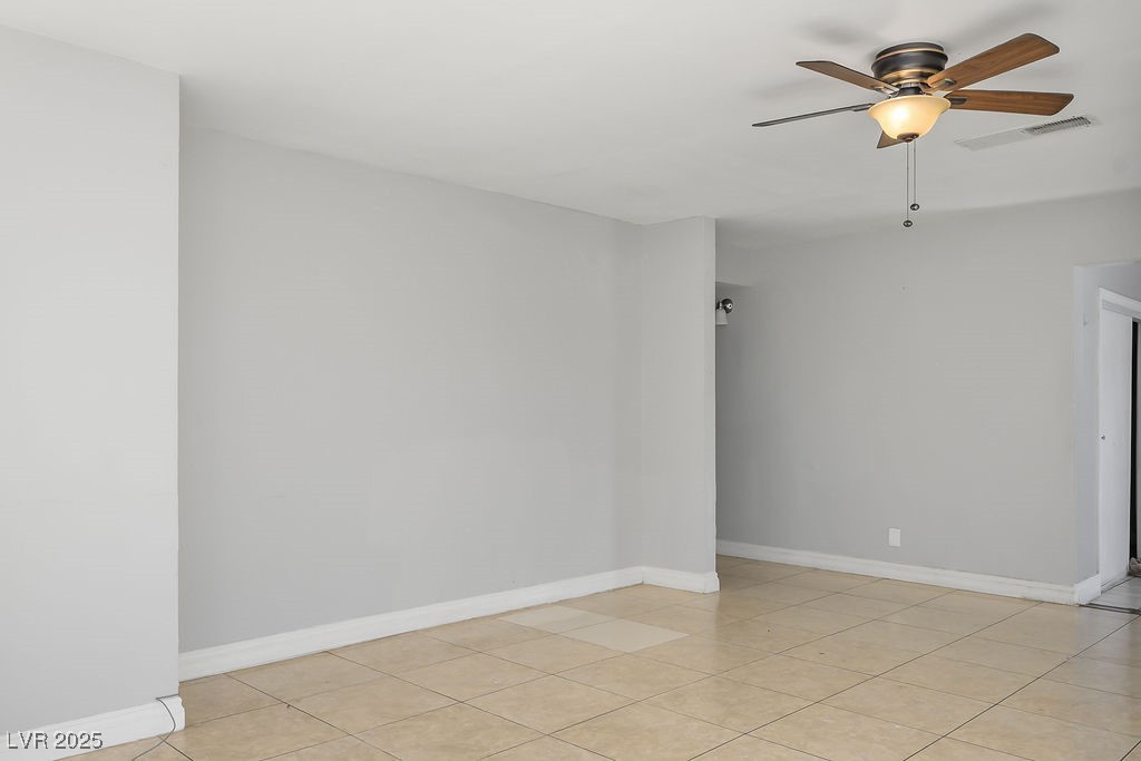 2205 Las Verdes Street Property Photo 5