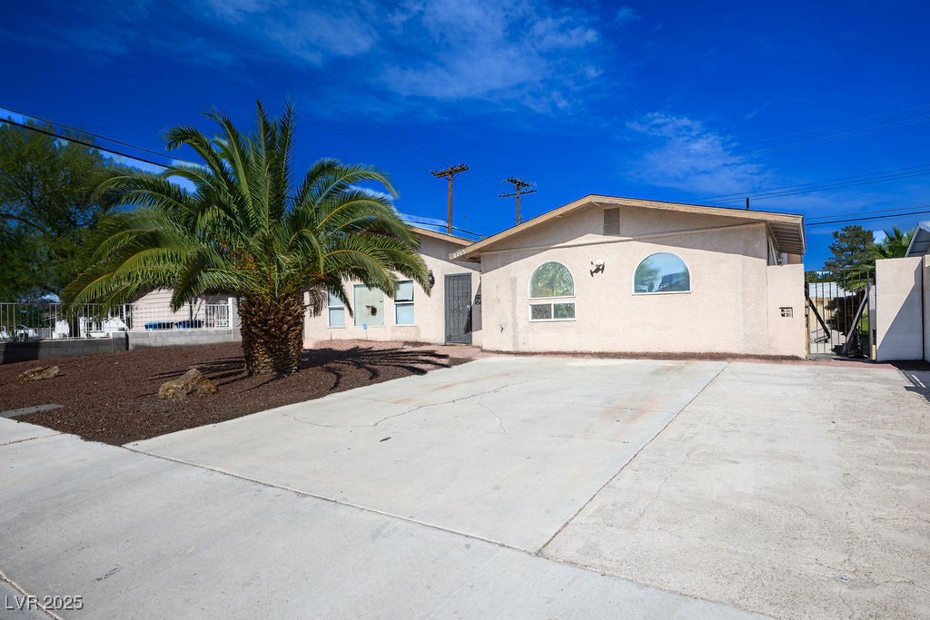 2205 Las Verdes Street Property Photo 11