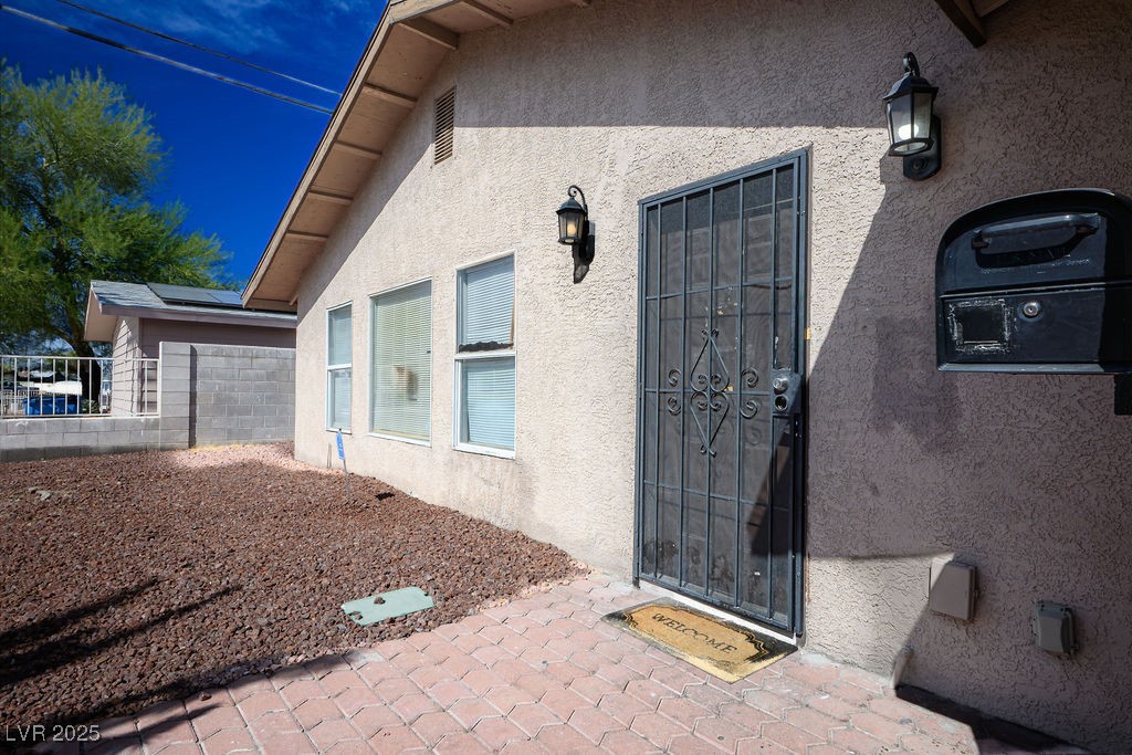 2205 Las Verdes Street Property Photo 12