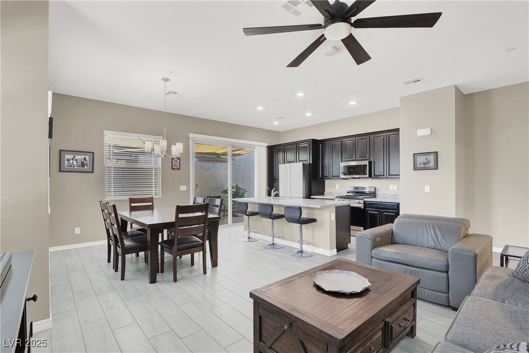 762 Iris Desert Street Property Photo 1