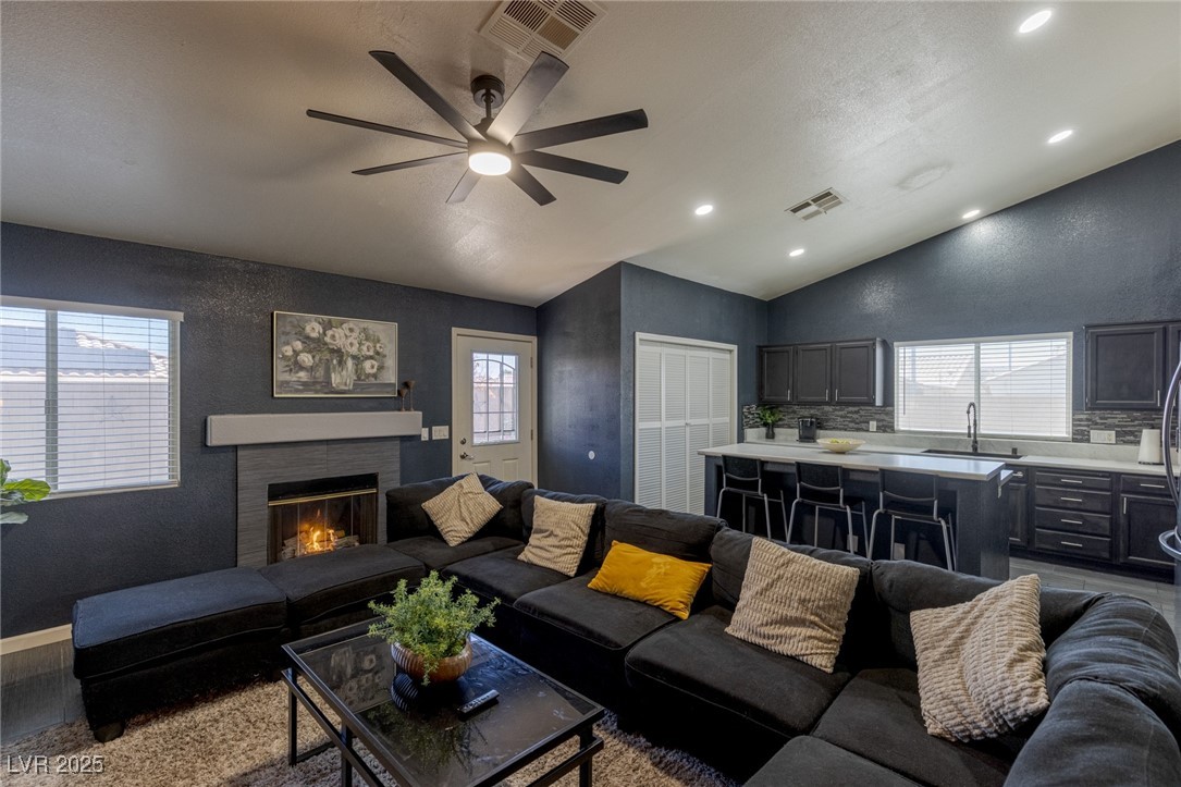 5418 Iberville Street Property Photo 8