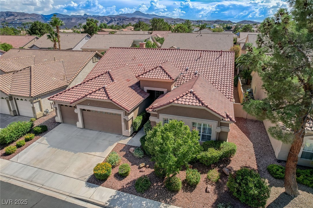 2221 Summerwind Circle Property Photo 1