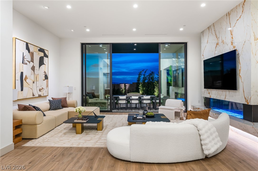 521 Overlook Rim Drive Property Photo 11