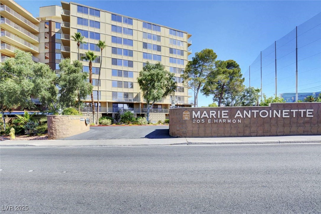 205 East Harmon Avenue 704 Property Photo 1