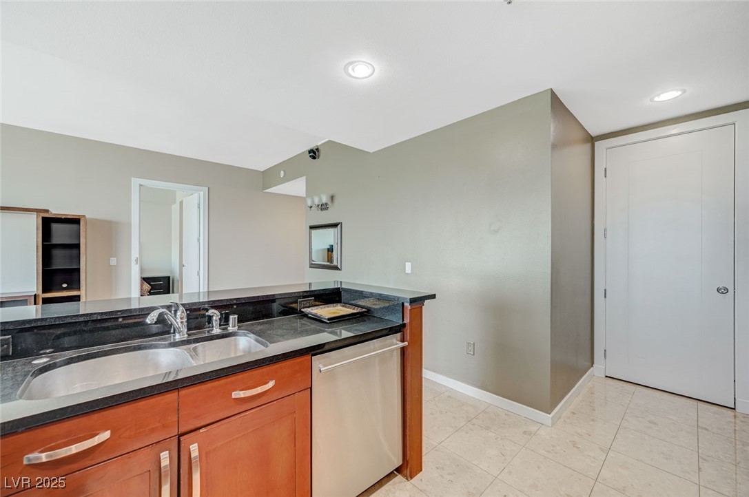 4575 Dean Martin Drive 806 Property Photo 11