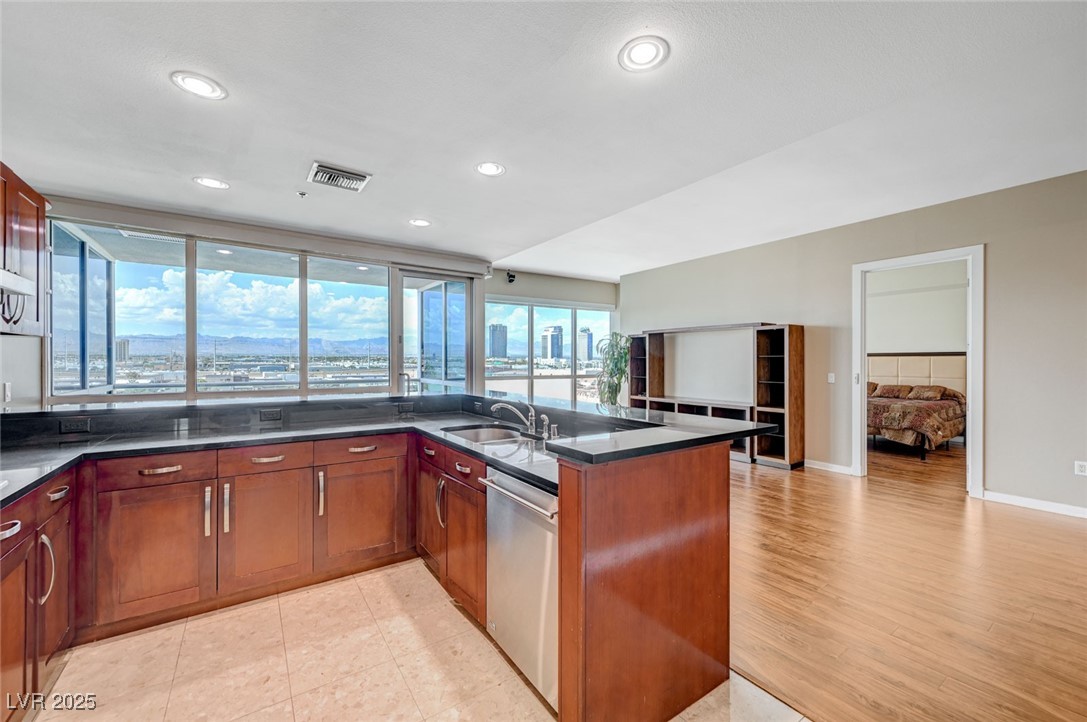 4575 Dean Martin Drive 806 Property Photo 12