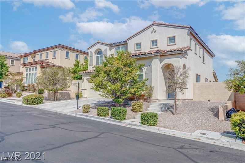 612 El Loro Street Property Photo 4