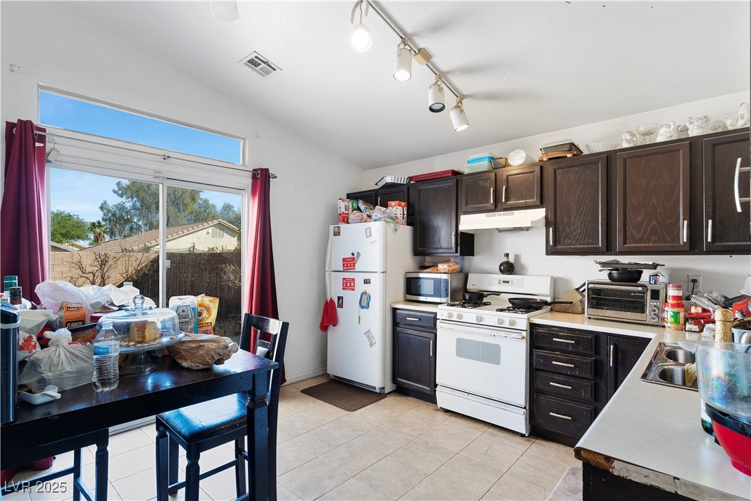 3736 Shadow Tree Street Property Photo 5