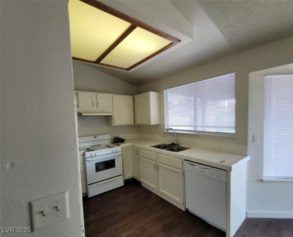 372 Rushing Creek Court Property Photo 8