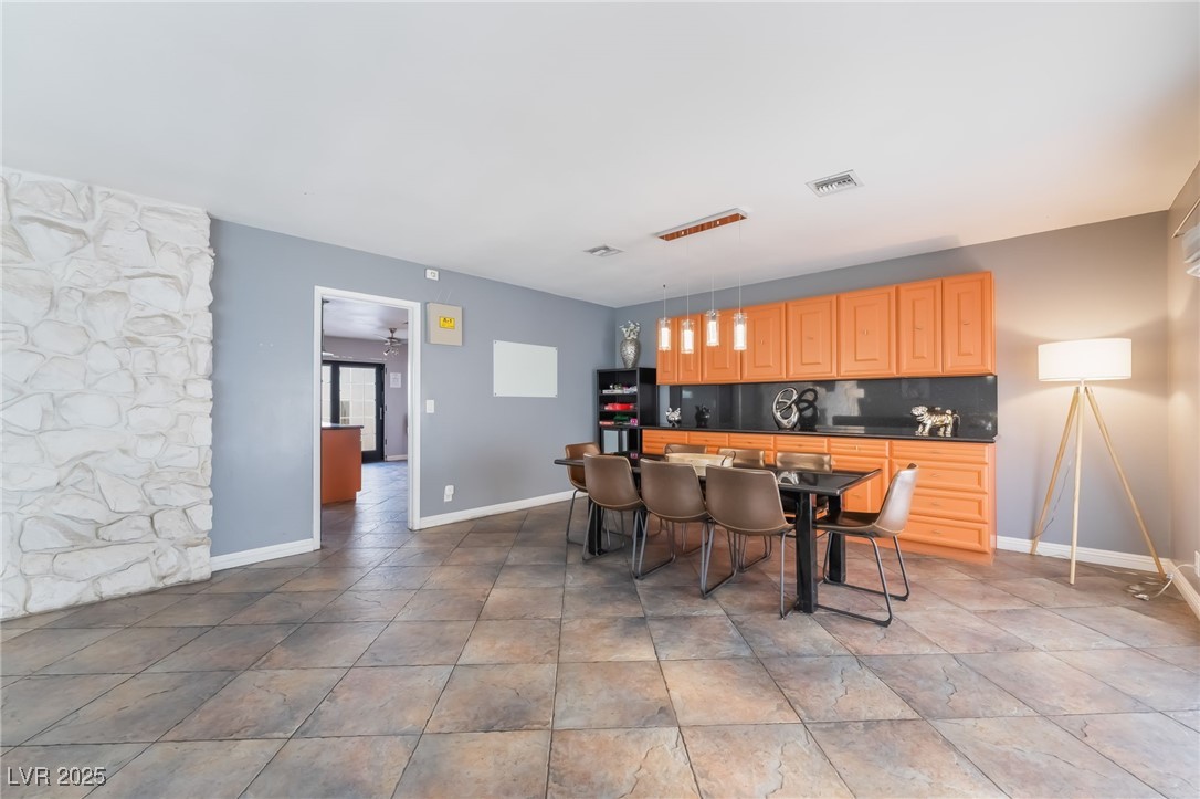 909 Cashman Drive Property Photo 12