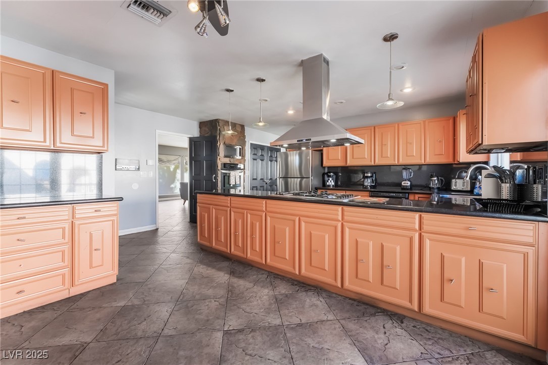 909 Cashman Drive Property Photo 14