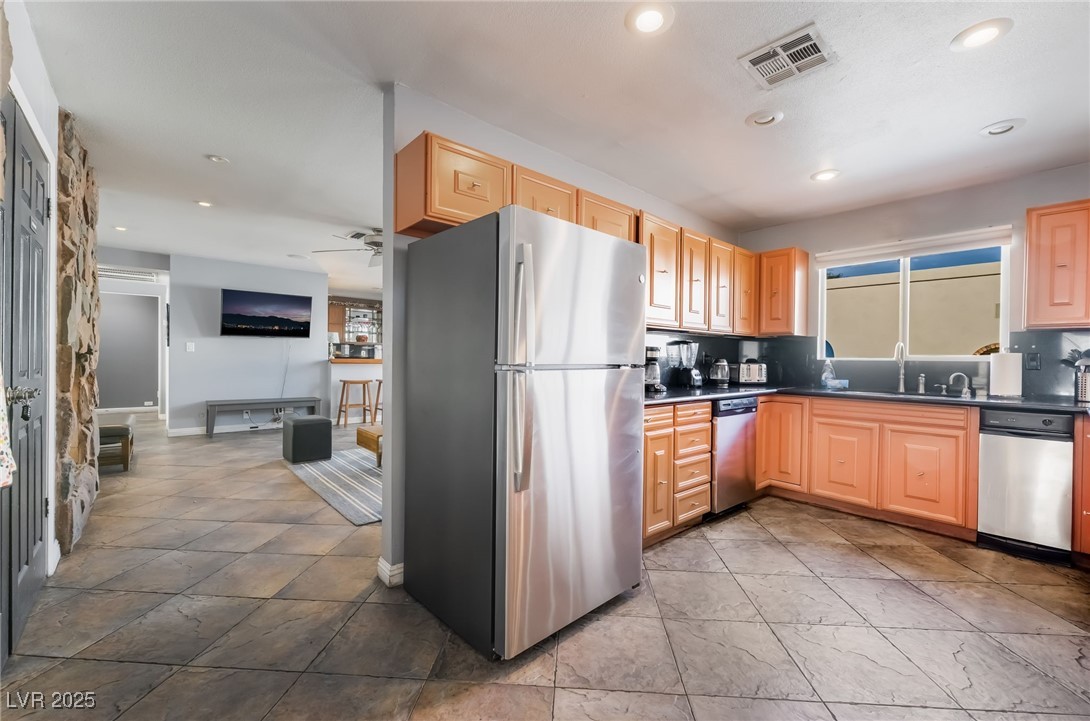 909 Cashman Drive Property Photo 15
