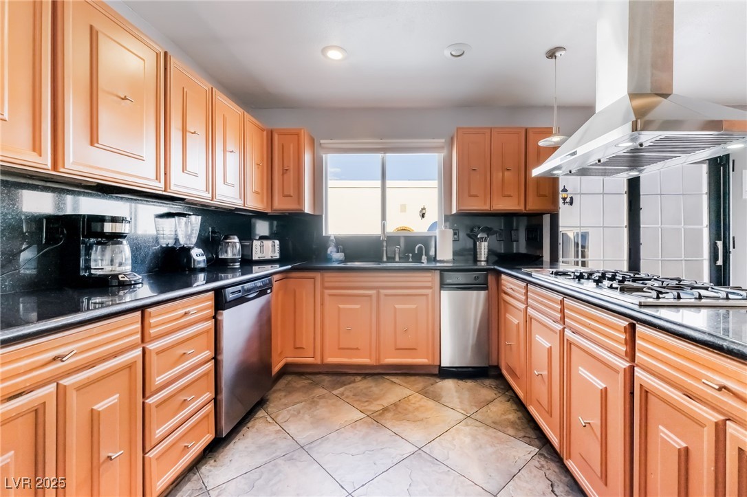 909 Cashman Drive Property Photo 17