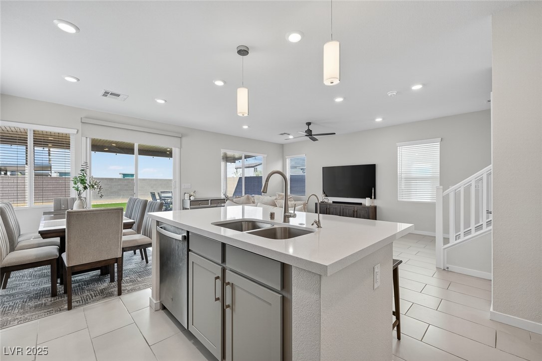 2728 High Echelon Road Property Photo 8