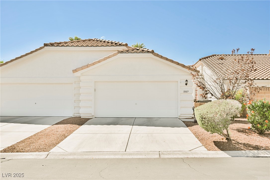 10017 Oak Creek Canyon Avenue Property Photo 1