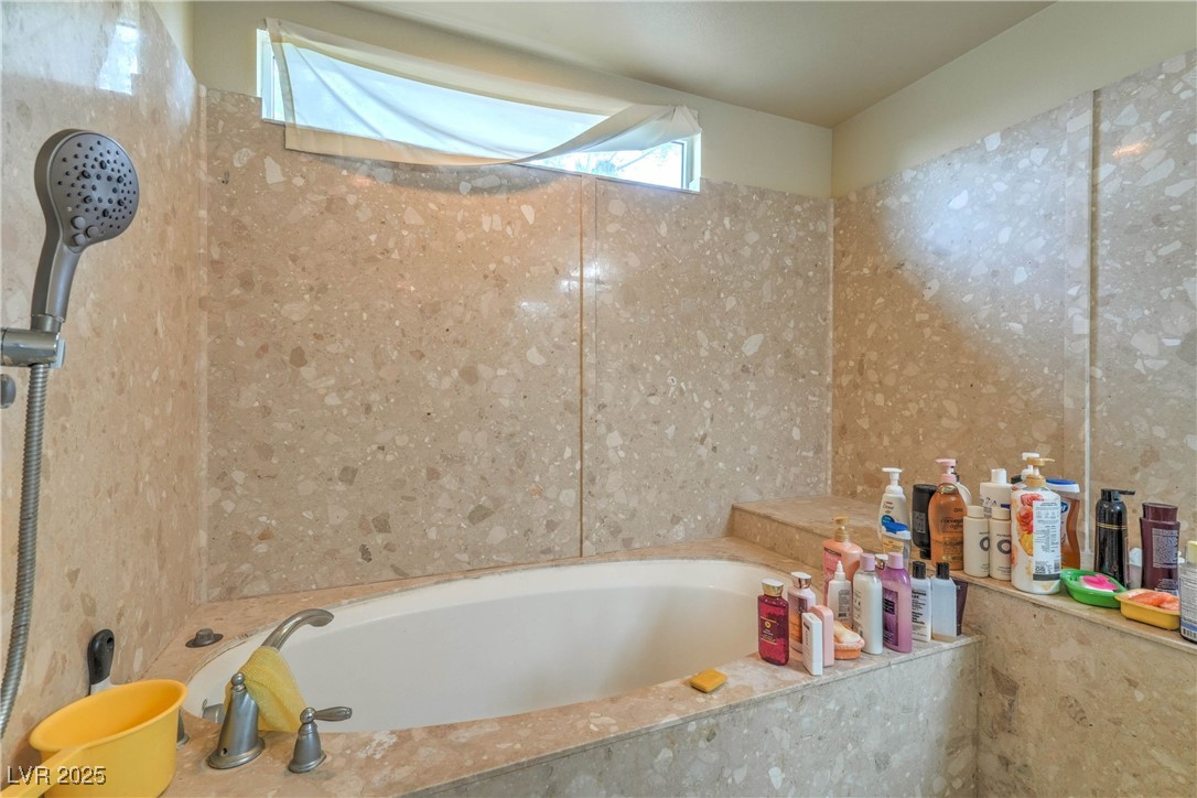 1010 Saffex Rose Avenue Property Photo 15