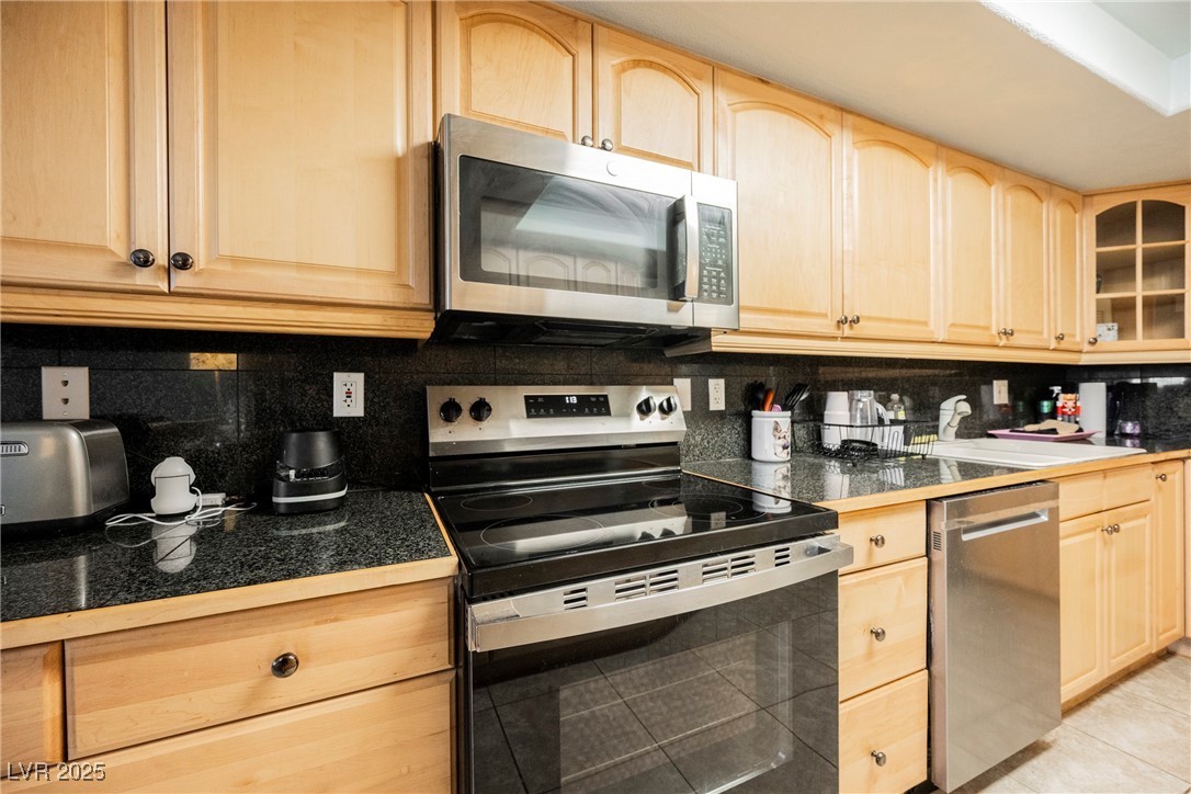 687 Marina Drive 39 Property Photo 26