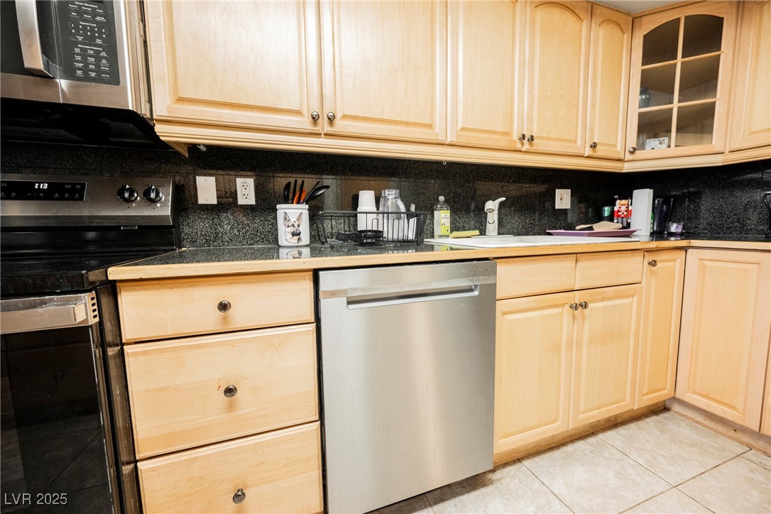 687 Marina Drive 39 Property Photo 29