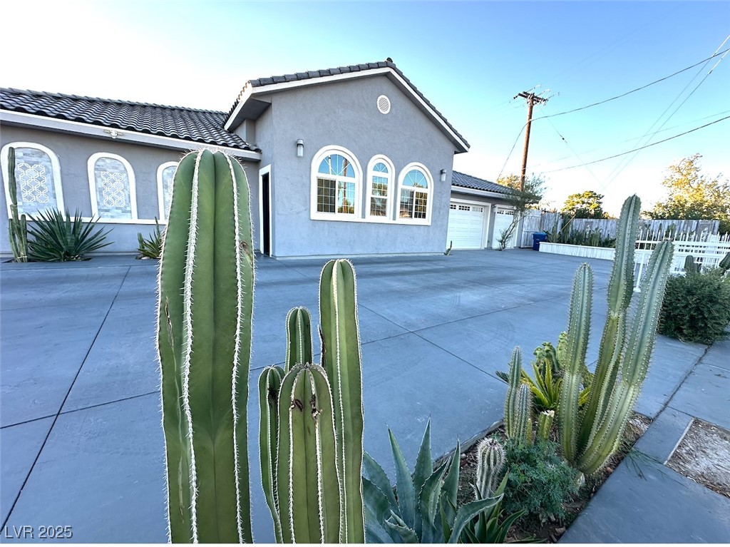 1202 South Rancho Drive Property Photo 2