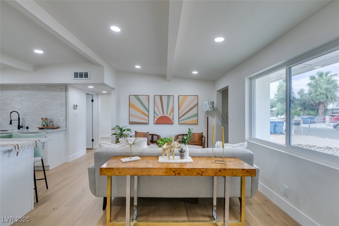 504 North Minnesota Street Property Photo 6