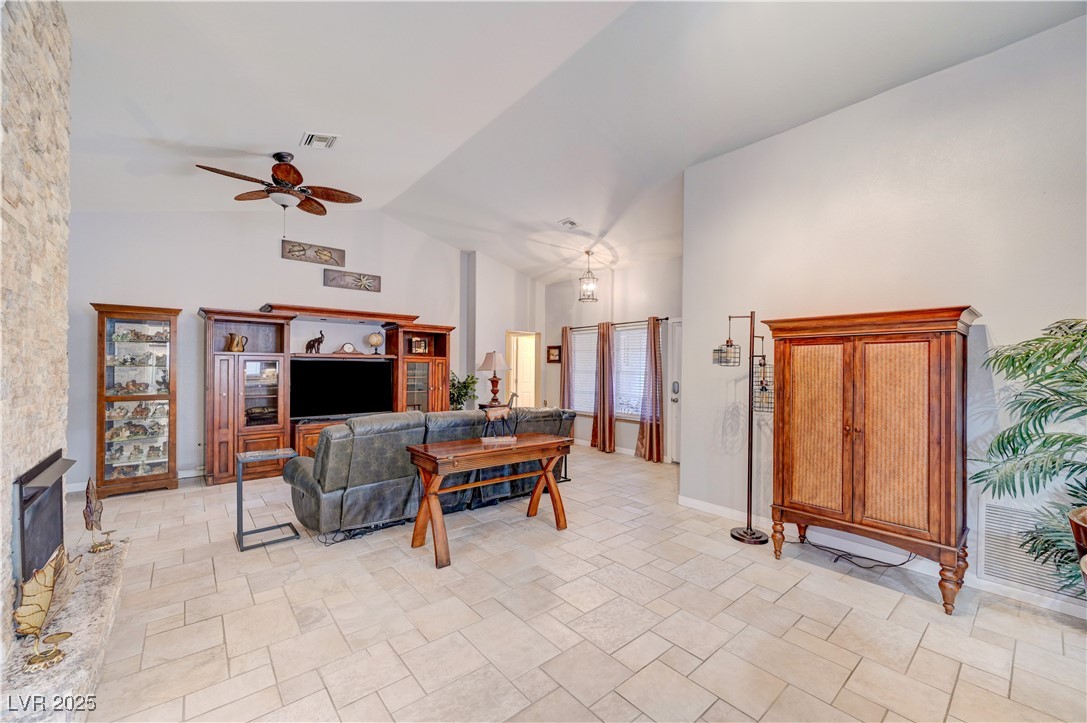 3033 Merimar Drive Property Photo 15