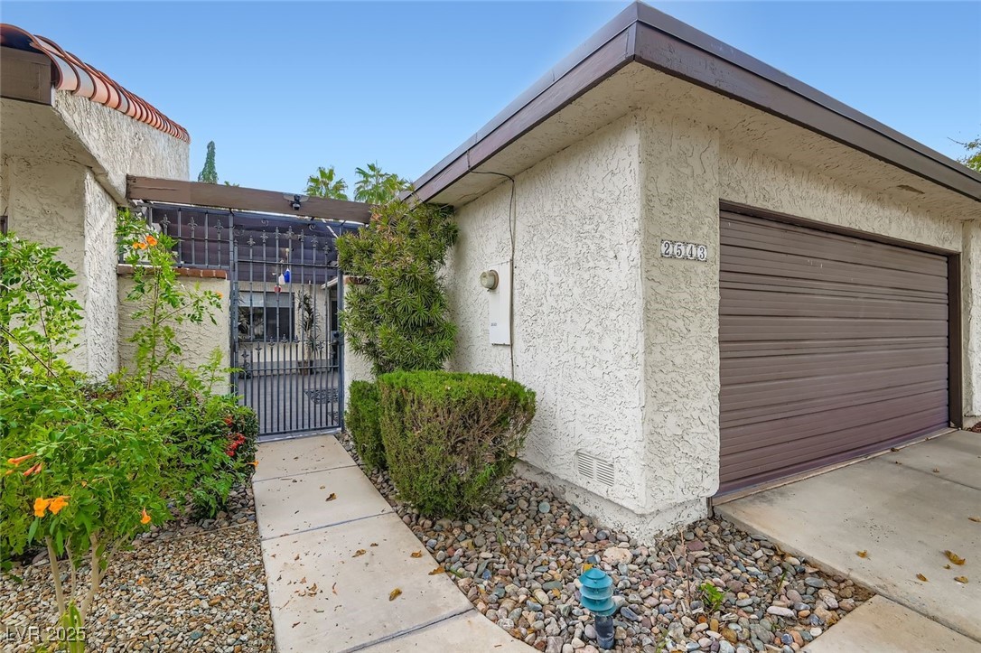 2543 Laconia Avenue Property Photo 1