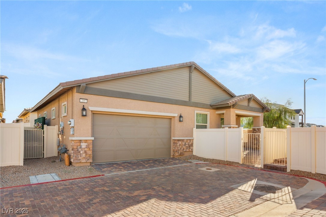 209 Bellini Peak Avenue Property Photo 1