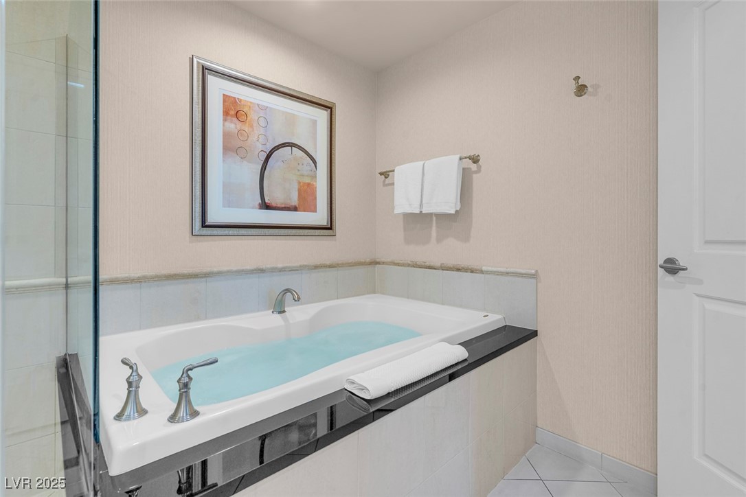 135 East Harmon Avenue 3407 Property Photo 23