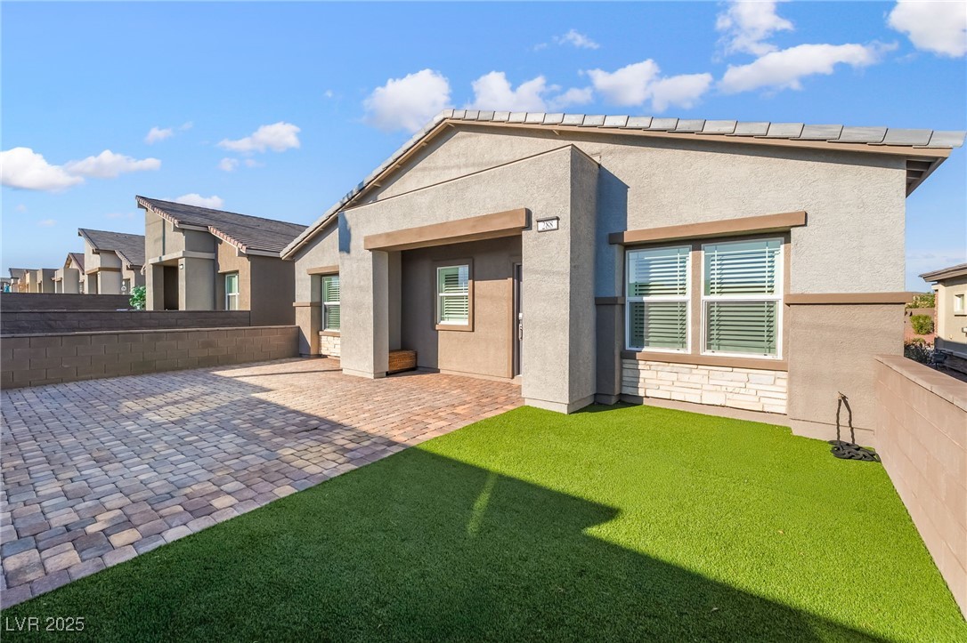 288 Whitney Crest Street Property Photo 1